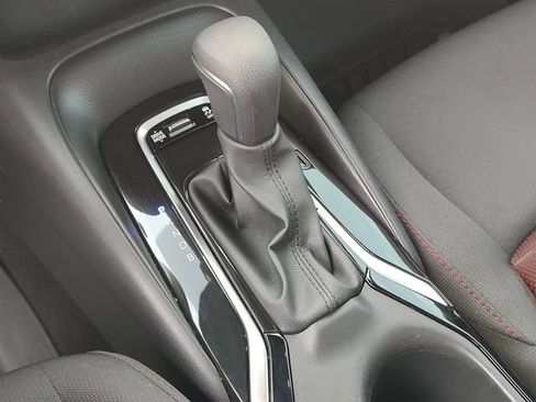 Used 2025 Toyota Corolla SE FWD image 17