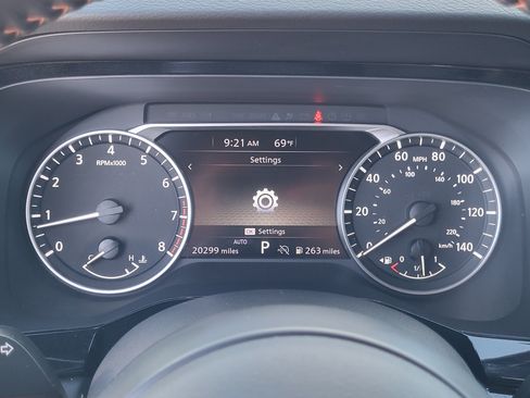 Used 2025 Nissan Pathfinder Rock Creek AWD/4WD image 13