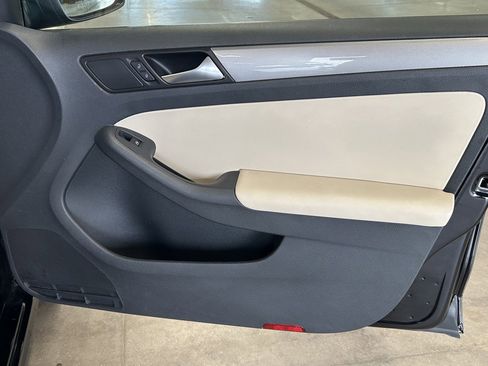 Used 2018 Volkswagen Jetta Wolfsburg Edition image 17