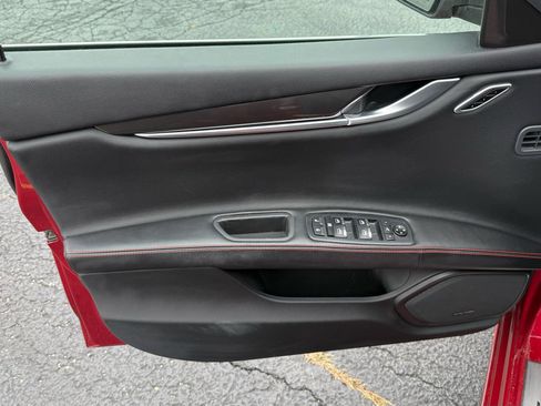 Used 2018 Maserati Ghibli S GranSport image 23