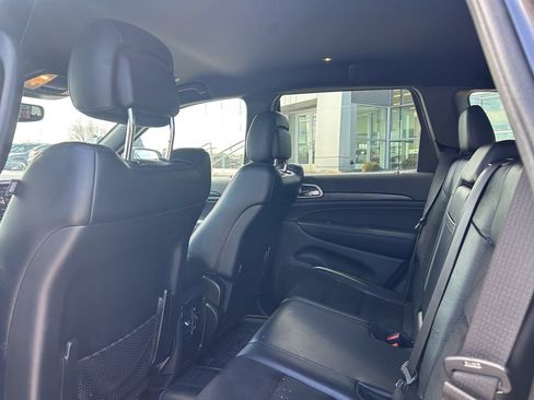 Used 2020 Jeep Grand Cherokee Laredo w/ Quick Order Package 2BN North image 14