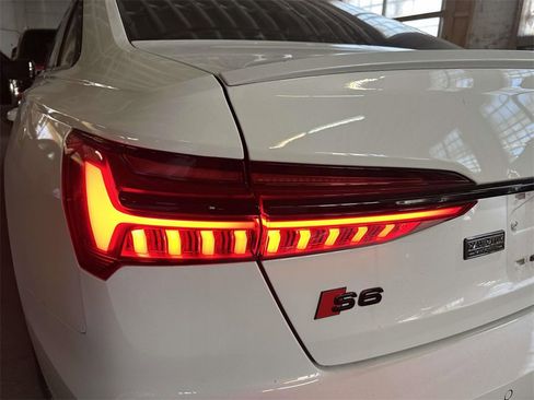 Used 2021 Audi S6 Premium Plus w/ S Sport Package image 9