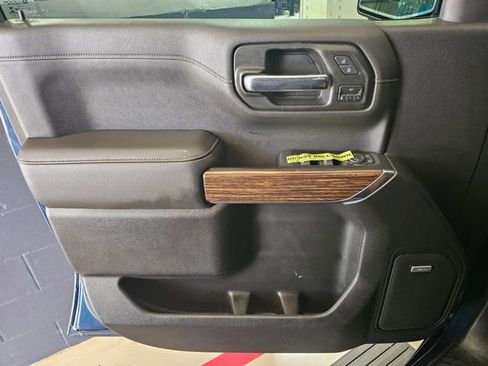 Used 2020 Chevrolet Silverado 1500 High Country w/ Technology Package AWD/4WD image 21