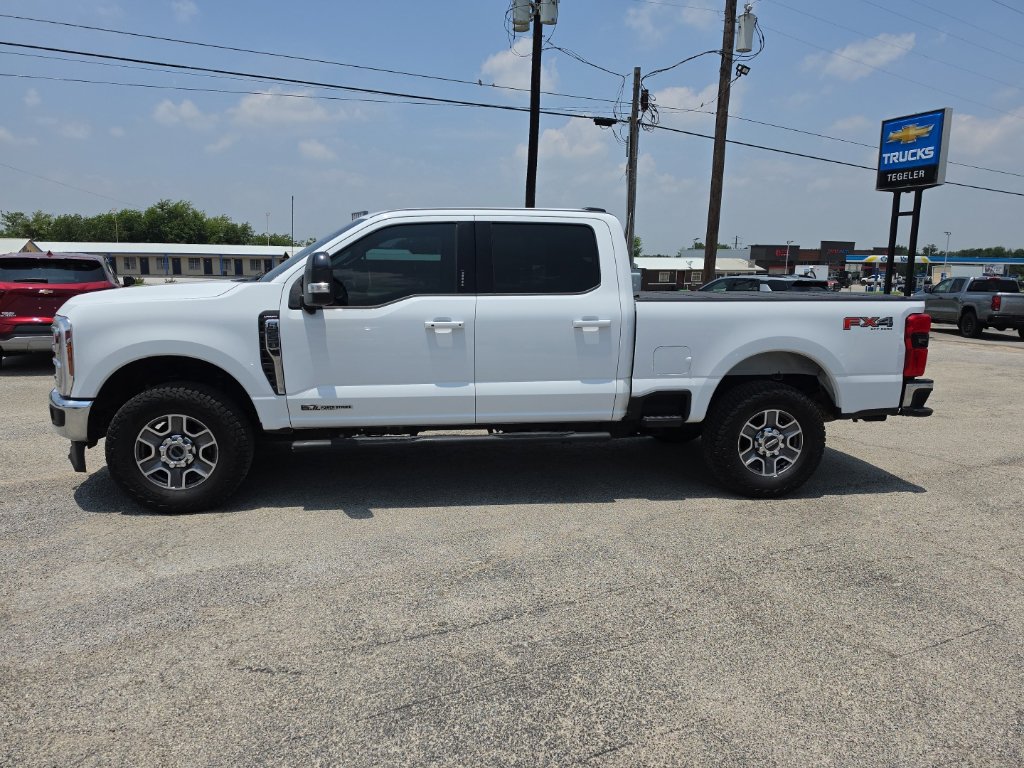 Used 2024 Ford F250 Lariat w/ FX4 Off-Road Package AWD/4WD image 2