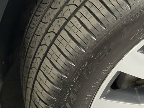 Used 2020 Volkswagen Atlas Cross Sport SEL Premium R-Line image 20