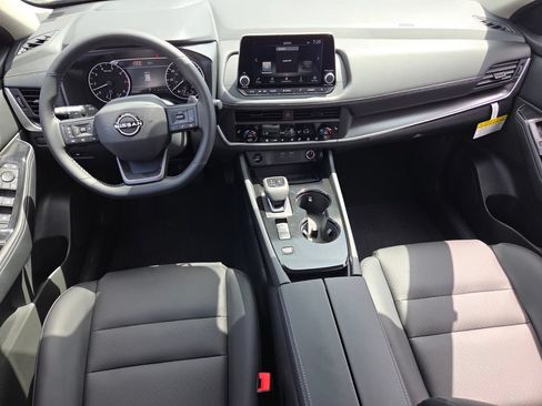 New 2026 Nissan Rogue Dark Armor FWD image 7