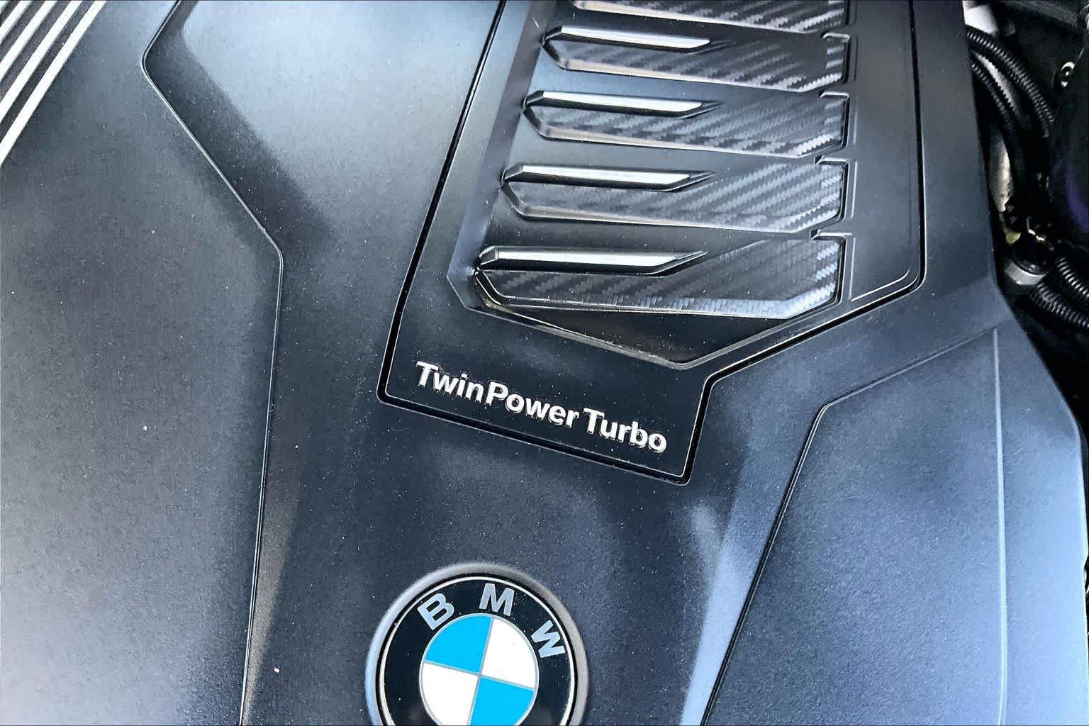Used 2022 BMW X5 xDrive40i w/ M Sport Package AWD/4WD image 34