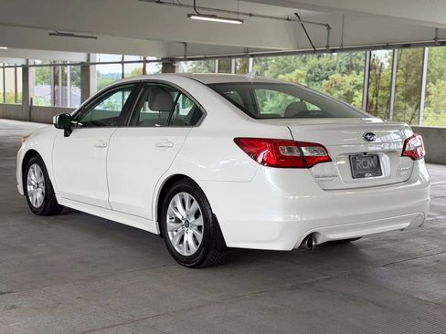 Used 2017 Subaru Legacy 2.5i Premium w/ Moonroof Package AWD/4WD image 7