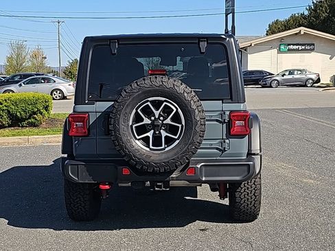 Used 2024 Jeep Wrangler Unlimited Rubicon image 13