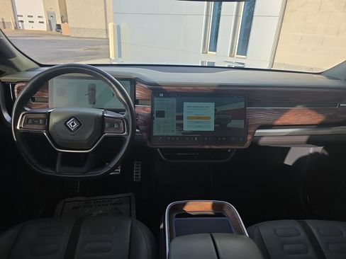 Used 2022 Rivian R1T Adventure AWD/4WD image 23