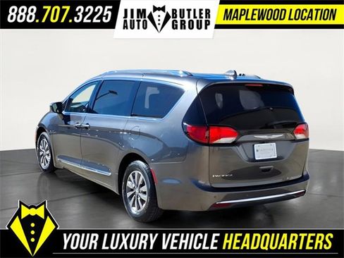 Used 2020 Chrysler Pacifica Touring-L Plus image 2