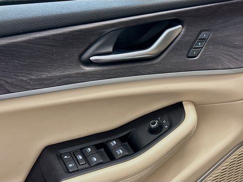 Used 2023 Jeep Grand Cherokee 4WD 4xe w/ Luxury Tech Group II image 15