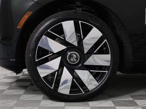 New 2026 Rolls-Royce Cullinan image 31