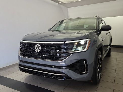 New 2026 Volkswagen Atlas SEL Premium R-Line AWD/4WD image 2