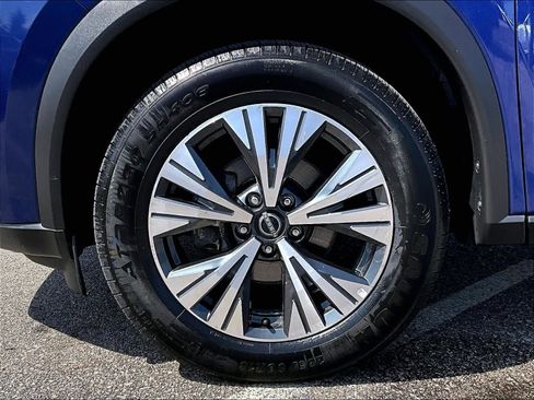 Certified 2023 Nissan Rogue SV image 7