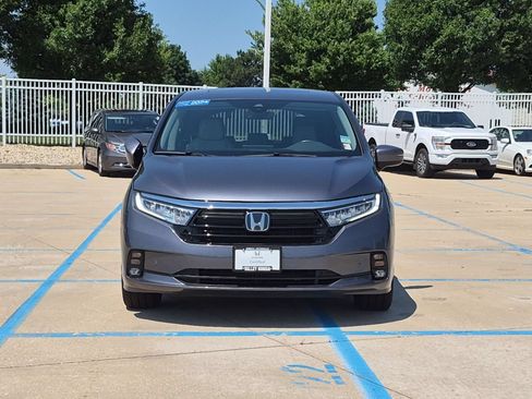Certified 2024 Honda Odyssey Elite image 3