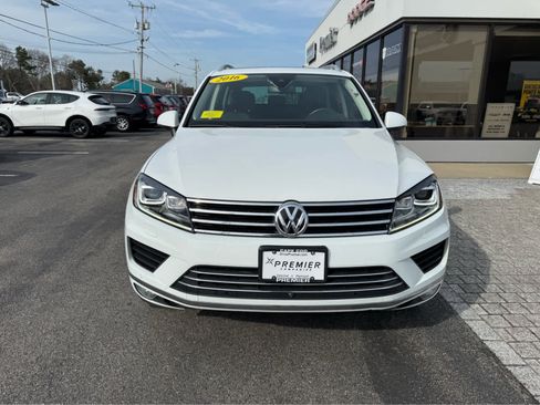 Used 2016 Volkswagen Touareg Executive image 2