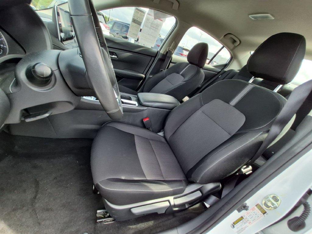 Used 2025 Nissan Sentra SV w/ All-Weather Package FWD image 11