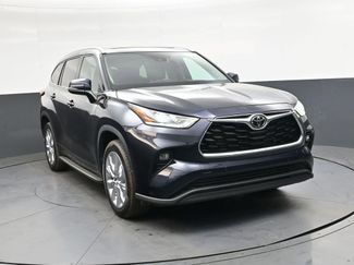 Used 2023 Toyota Highlander Limited FWD video 1