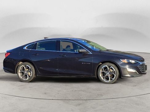 Used 2023 Chevrolet Malibu LT image 2