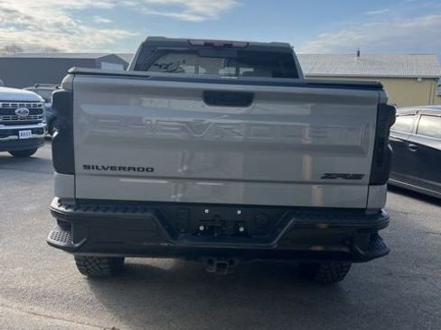 Used 2024 Chevrolet Silverado 1500 ZR2 w/ Technology Package AWD/4WD image 8