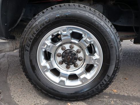 Used 2015 Ford F250 Lariat w/ Lariat Ultimate Package image 44