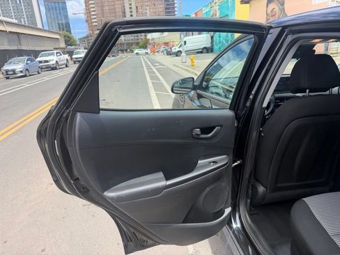 Used 2022 Hyundai Kona SE FWD image 9