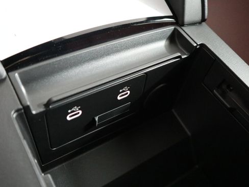 New 2026 MAZDA MAZDA3 Hatchback w/Premium Plus Pkg image 32