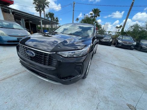 Used 2025 Ford Escape Active FWD image 19
