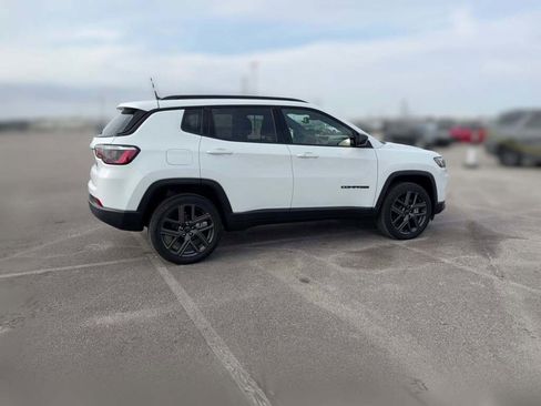 New 2026 Jeep Compass Latitude image 13