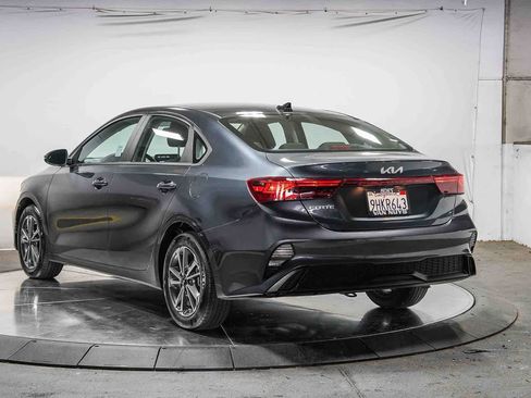 Used 2023 Kia Forte LXS w/ LXS Technology Package FWD image 2
