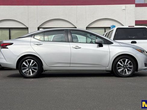 Used 2025 Nissan Versa SV FWD image 3