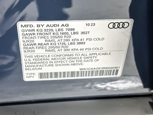 Used 2024 Audi Q8 e-tron Premium Plus image 29