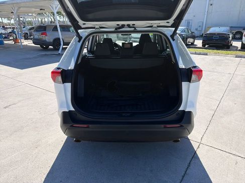 Used 2020 Toyota RAV4 XLE w/ Convenience Package FWD image 32