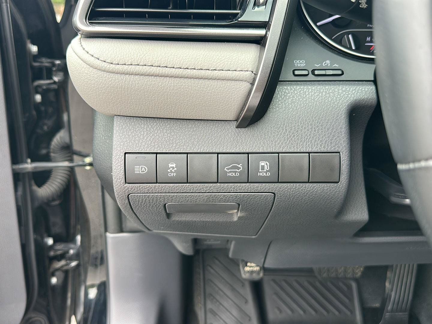 Used 2022 Toyota Camry SE FWD image 15
