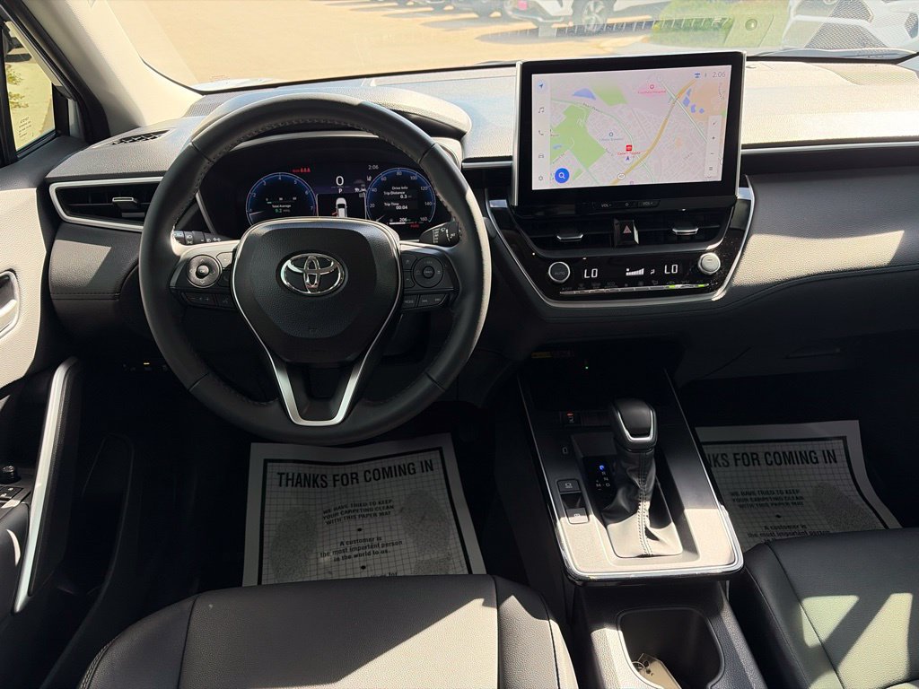 Used 2026 Toyota Corolla Cross XLE FWD image 19