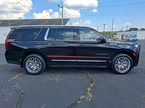 Used 2023 GMC Yukon XL SLT w/ SLT Luxury Package AWD/4WD image 26