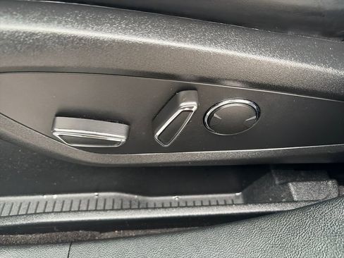 Used 2019 Lincoln Nautilus Reserve image 18