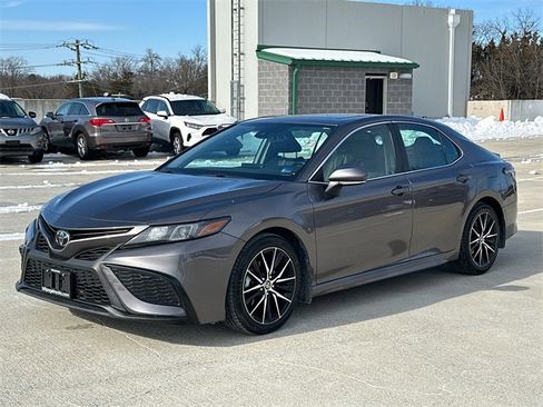 Certified 2021 Toyota Camry SE w/ Cold Weather Package image 2