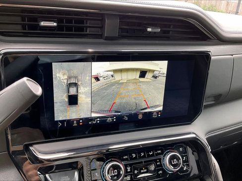 Used 2024 GMC Sierra 2500 AT4X image 22