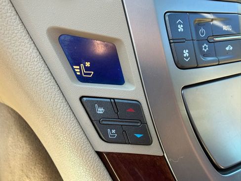 Used 2011 Cadillac CTS Premium RWD image 22