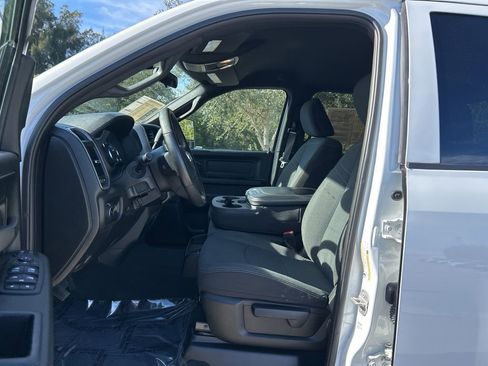 Used 2024 RAM 2500 Tradesman w/ Chrome Appearance Group image 15