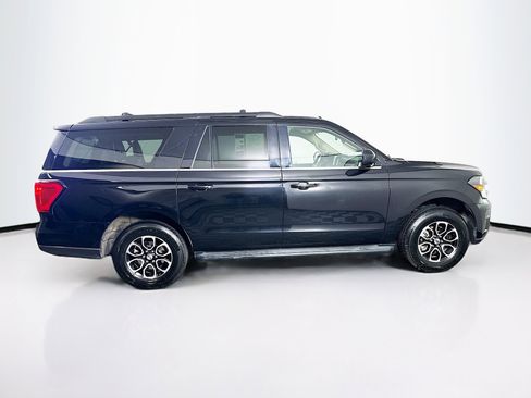 Used 2024 Ford Expedition Max XLT image 10