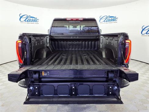 Used 2025 GMC Sierra 2500 AT4 w/ AT4 Premium Plus Package image 5