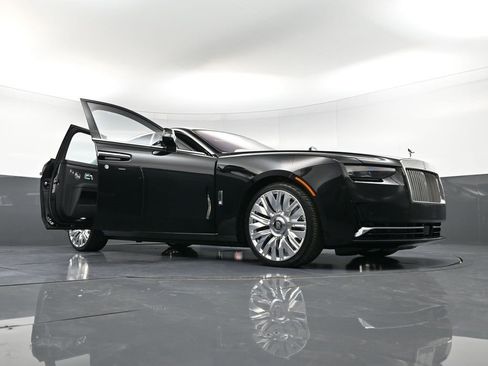 Used 2025 Rolls-Royce Ghost image 43