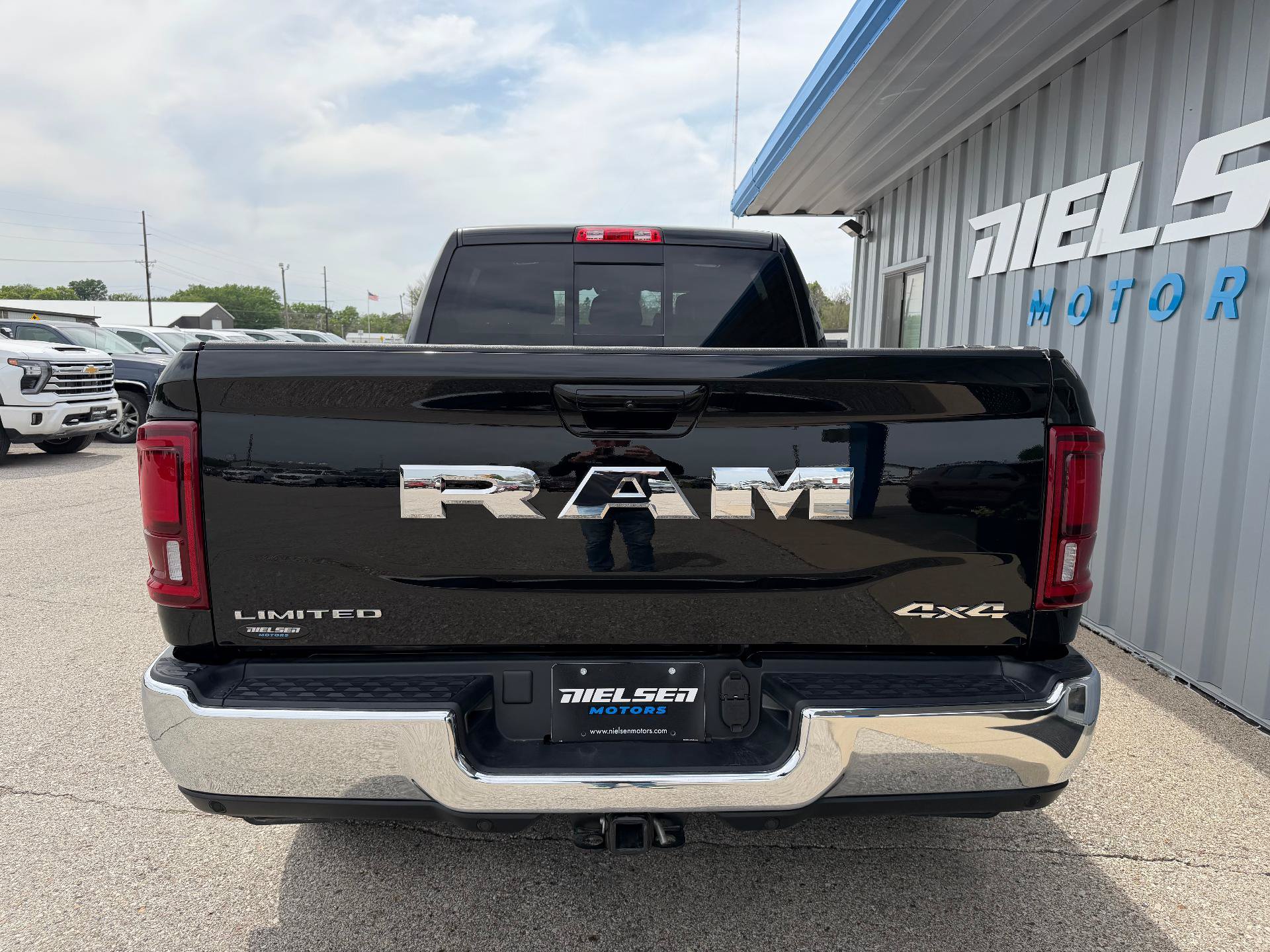 Used 2025 RAM 2500 Limited w/ Cold Weather Group AWD/4WD image 7