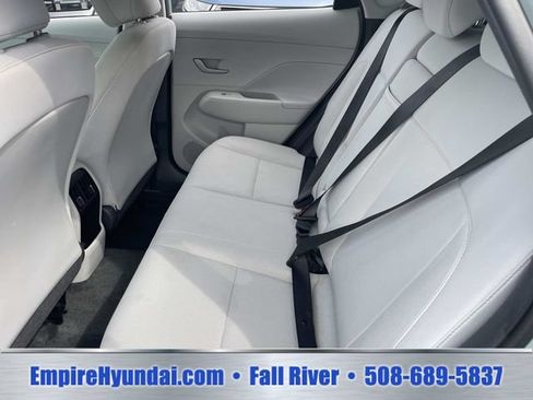 Used 2025 Hyundai Kona SEL FWD image 14