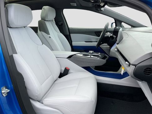 New 2026 Cadillac Optiq Luxury 1 image 29