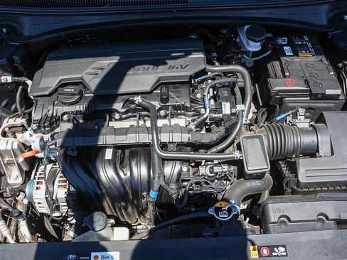Certified 2023 Hyundai Elantra SE FWD image 35