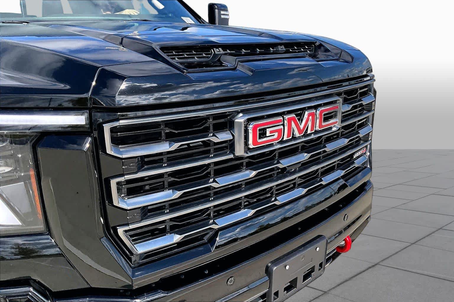 Used 2026 GMC Sierra 2500 AT4 w/ AT4 Premium Plus Package AWD/4WD image 29